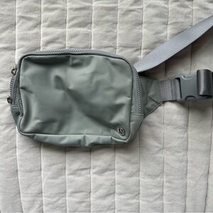 Large Lululemon everywhere belt bag
